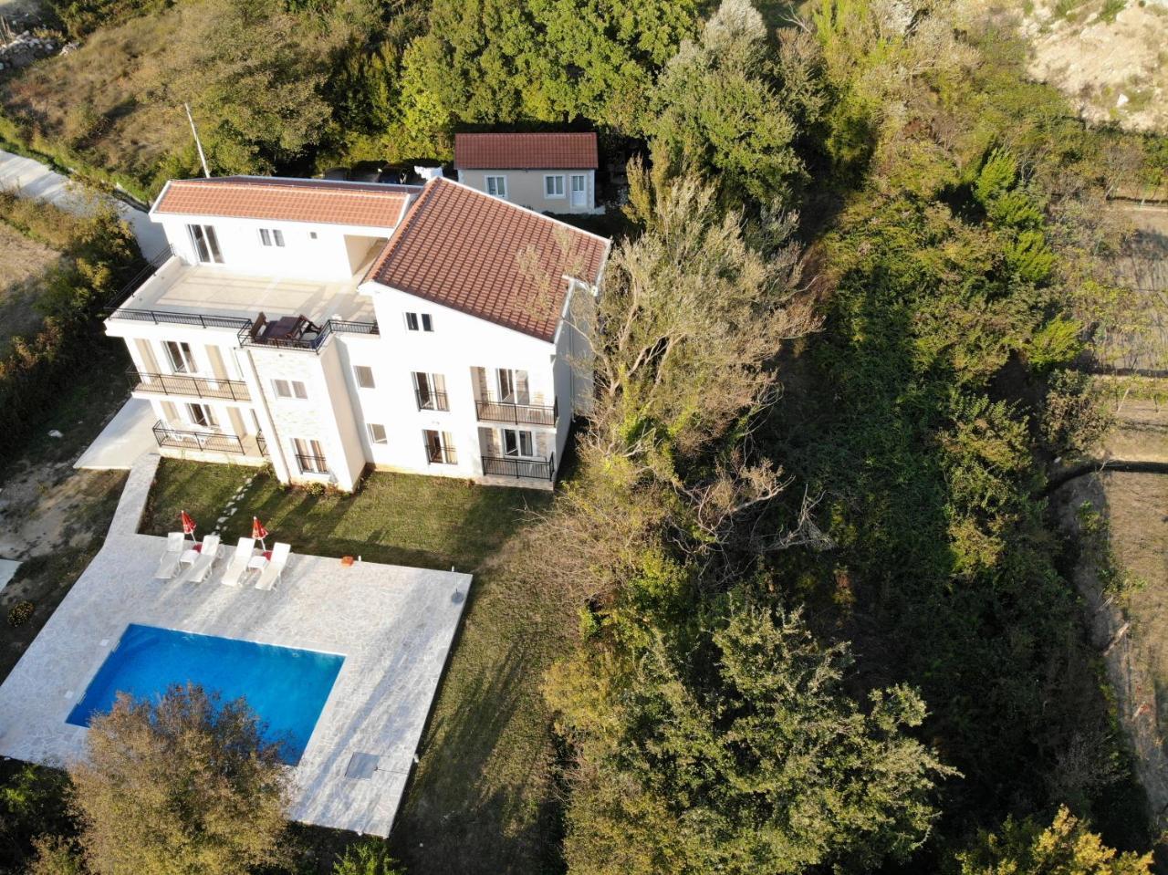 Apartment Vrutak Kotor Exteriör bild
