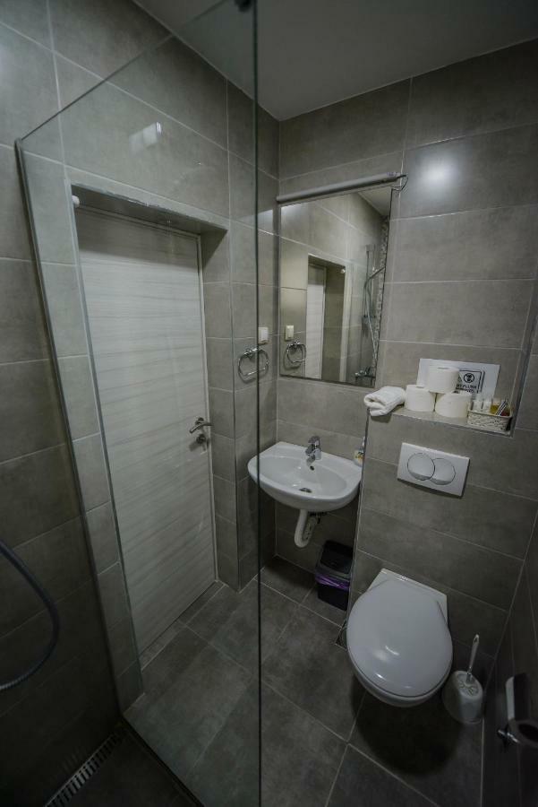 Apartment Vrutak Kotor Exteriör bild