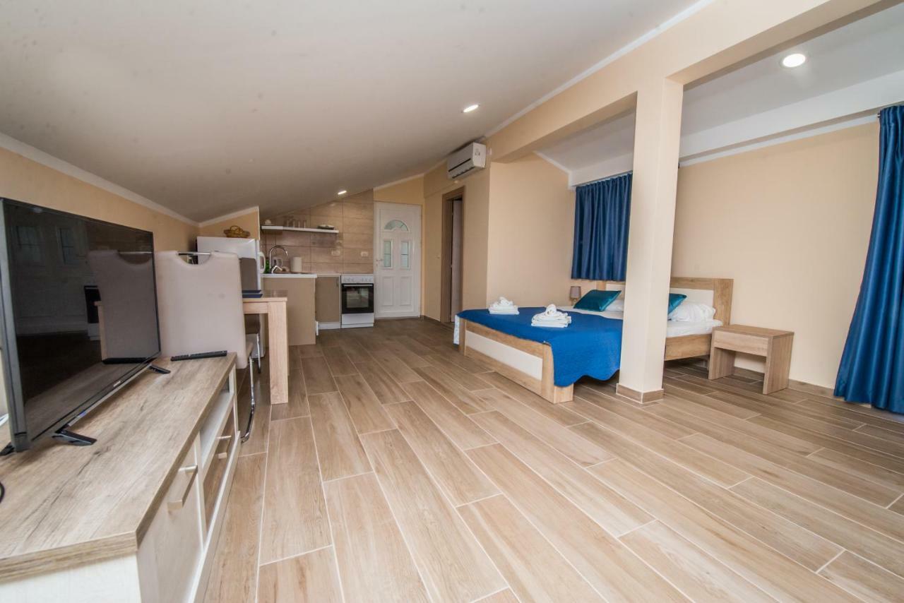 Apartment Vrutak Kotor Exteriör bild