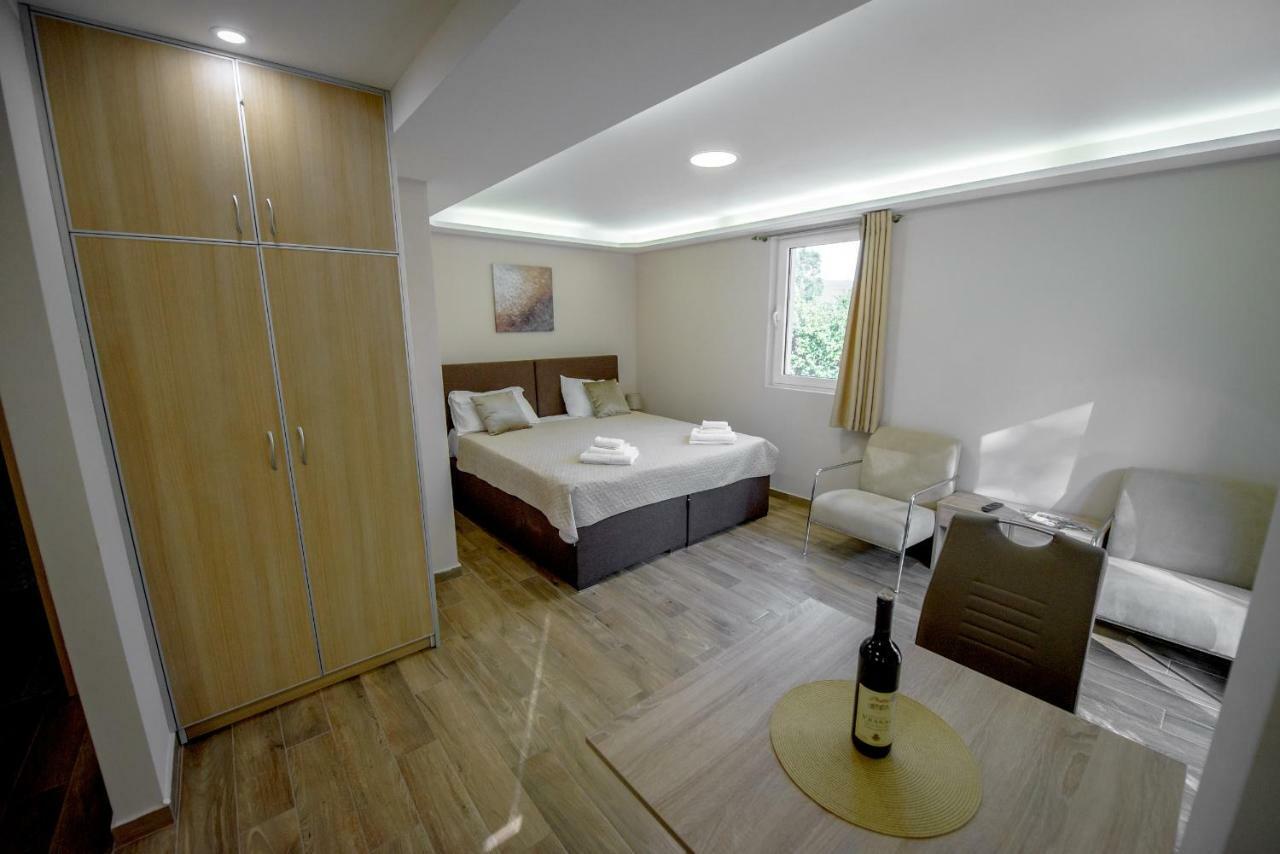 Apartment Vrutak Kotor Exteriör bild