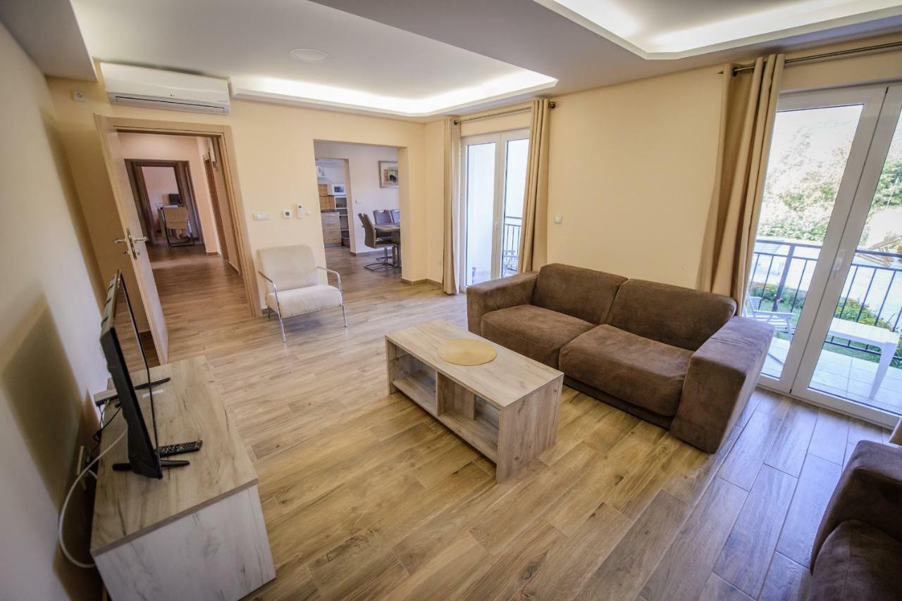 Apartment Vrutak Kotor Exteriör bild