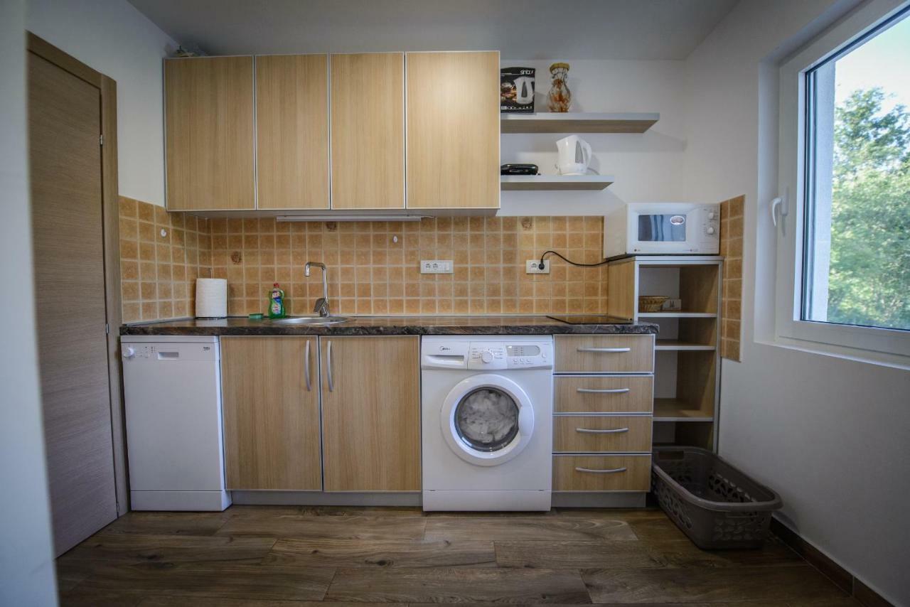 Apartment Vrutak Kotor Exteriör bild