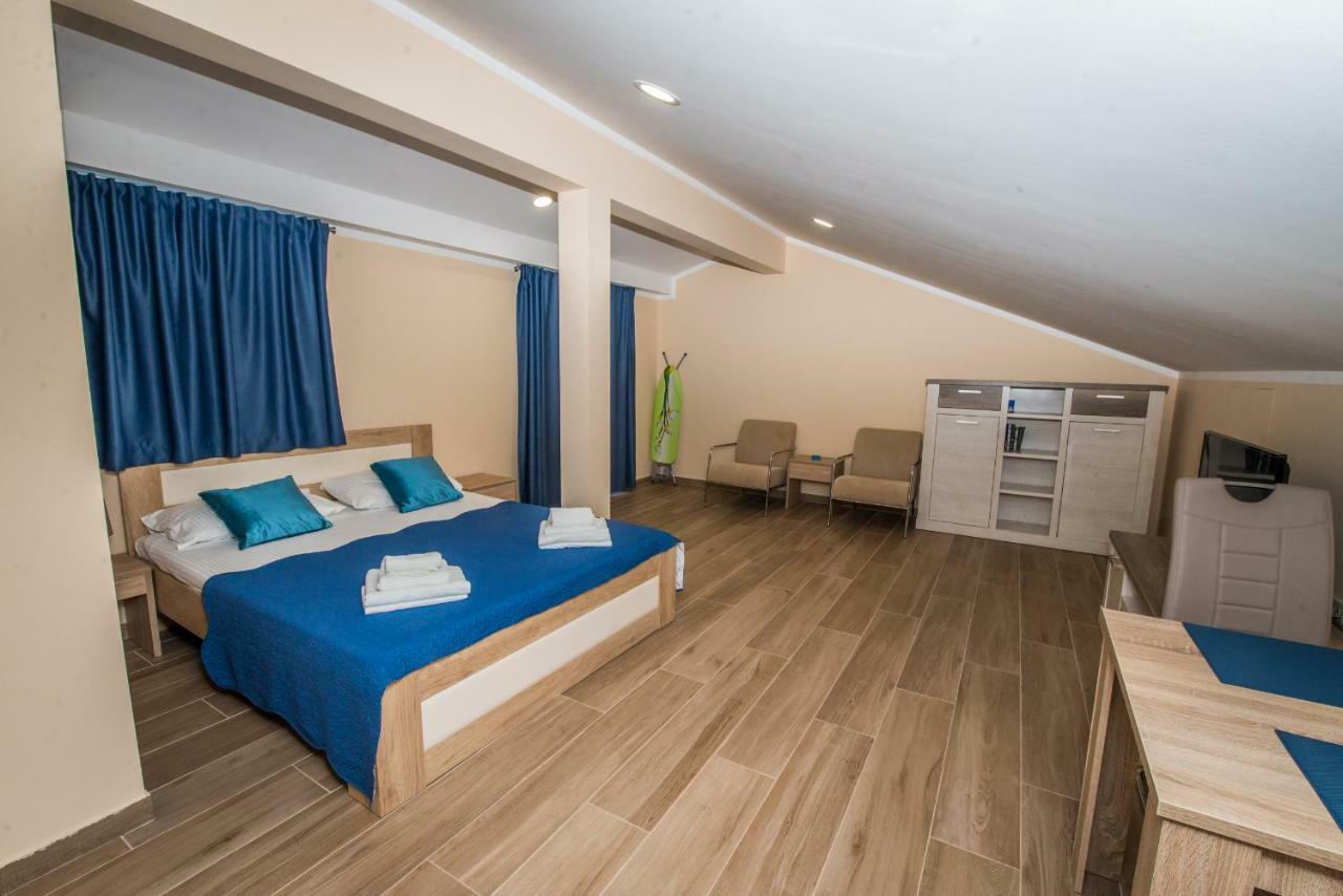 Apartment Vrutak Kotor Exteriör bild