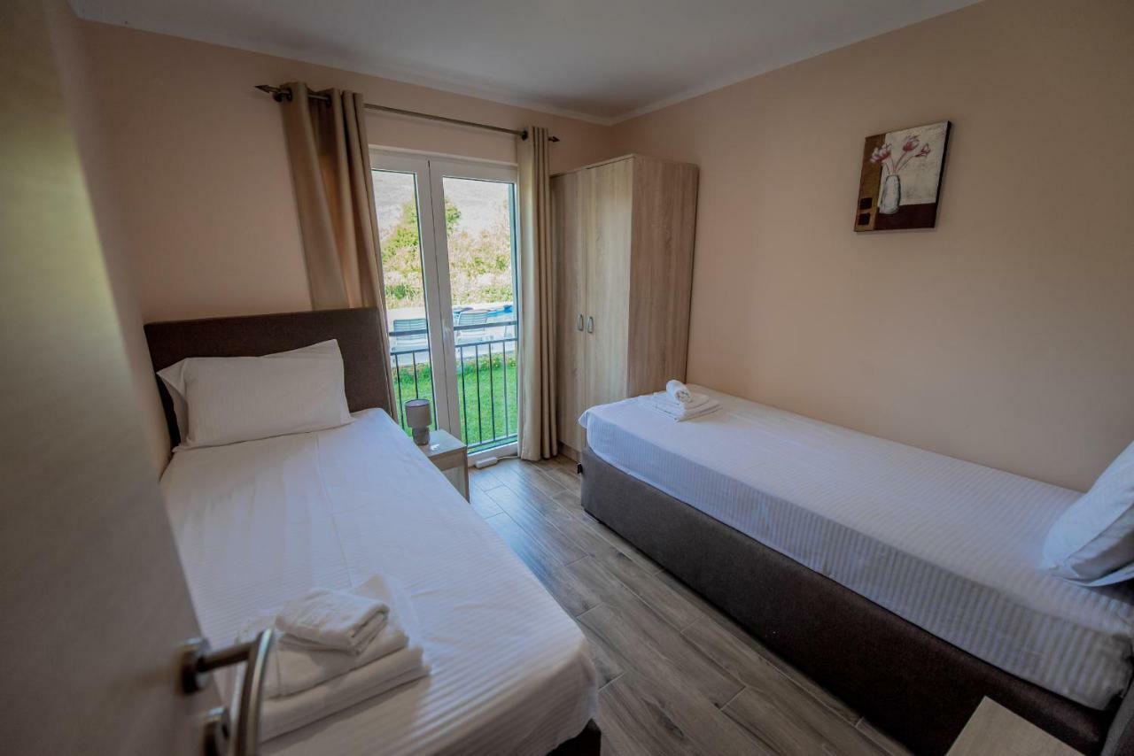 Apartment Vrutak Kotor Exteriör bild